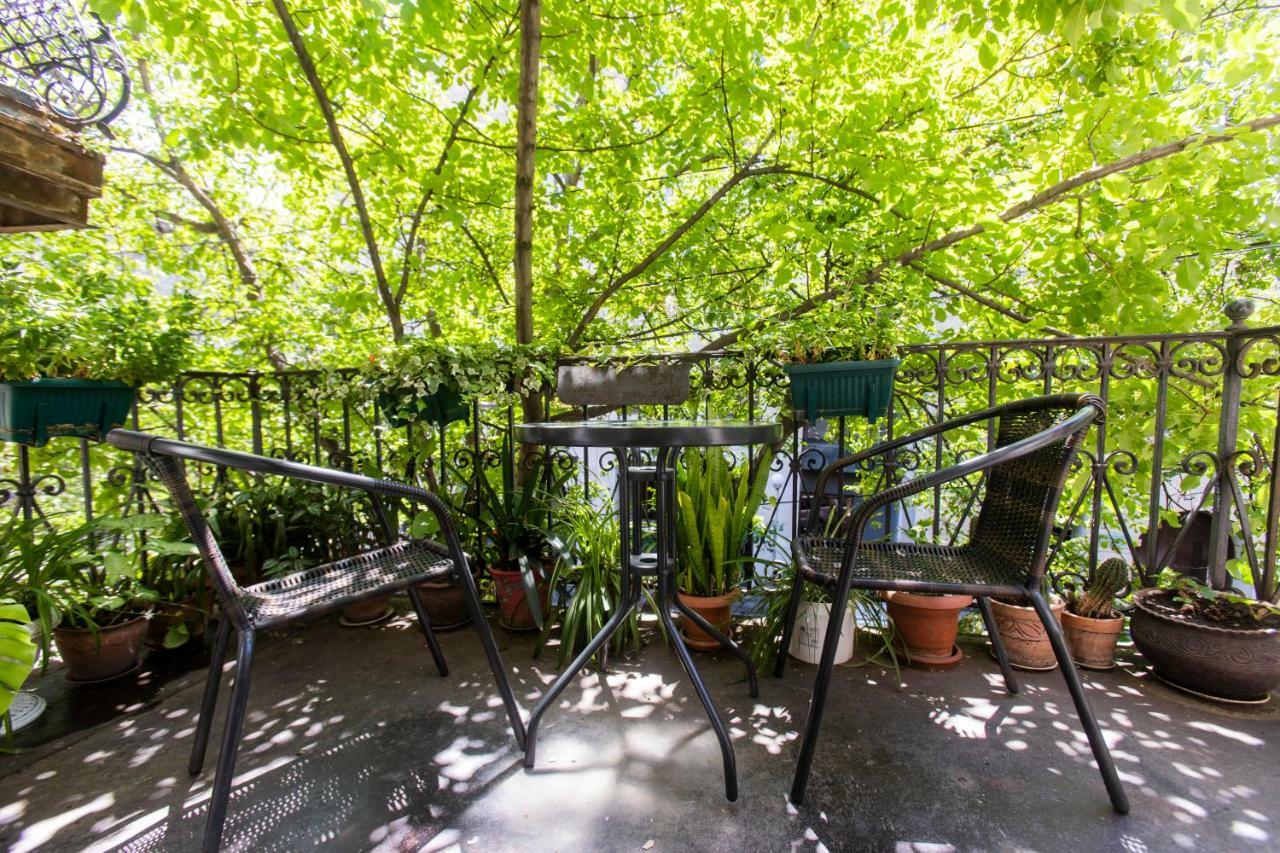 Private Apartment In The Center Of Old Tbilisi Exterior photo
